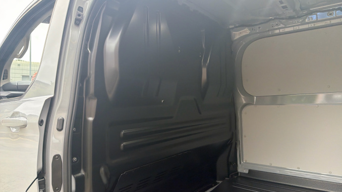 Ford Transit Custom 280 L2 Diesel Fwd 2.0 EcoBlue 136ps H1 Van Limited - Image 18